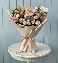 Букет цветов из:  Розы и Лизиантусы в Абадзехском