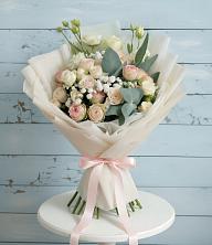 Букет цветов из:  Розы и Лизиантусы в Абадзехском