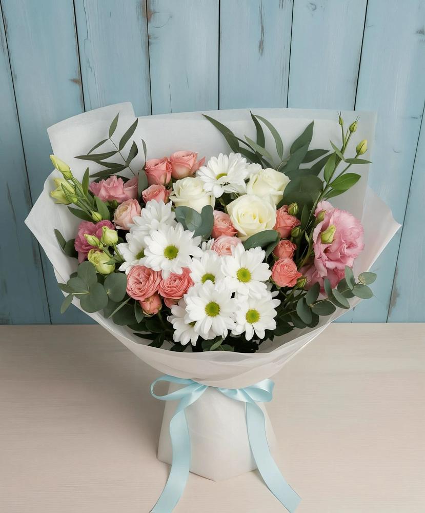 Букет цветов из: Розы, Лизиантусы и Хризантемы в Абадзехском