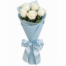 Букет 5 Белых роз Проуд в Абадзехском