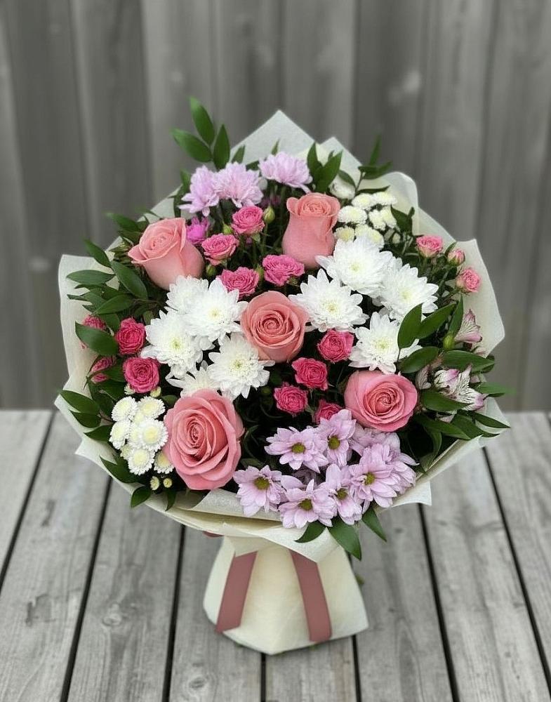 Букет цветов из: Альстромерии, Гвоздики, Розы и Хризантемы в Абадзехском