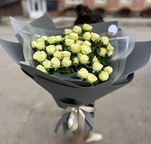 Букет Белые кустовые розы Солинеро в Абадзехском
