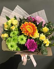 Букет цветов из:  Гвоздики, Герберы, Розы и Хризантемы в Абадзехском