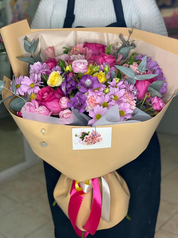 Букет цветов из: Хризантемы, Гвоздики и Альстромерии в Абадзехском