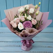 Букет цветов из:  Розы и Лизиантусы в Абадзехском