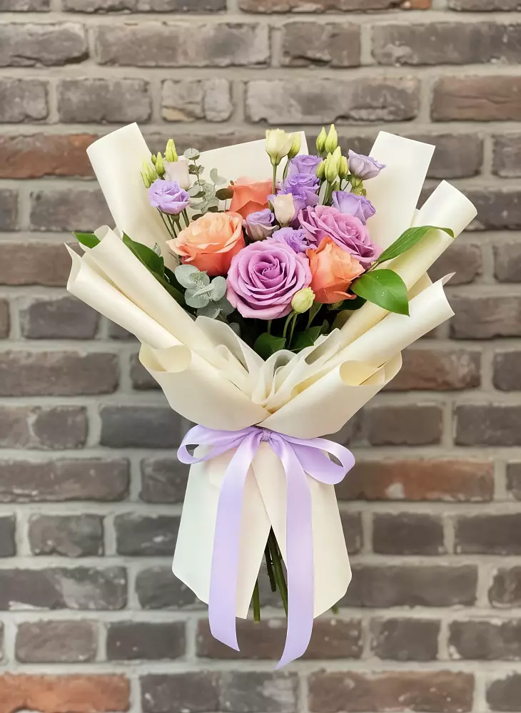 Букет цветов из: Лизиантусы и Розы в Абадзехском