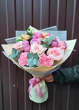 Букет цветов из:  Розы и Гвоздики #REPLACE_PRED# Абадзехском