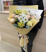 Букет цветов из:  Альстромерии, Розы и Хризантемы #REPLACE_PRED# Абадзехском