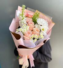 Букет цветов из:  Хризантемы и Розы в Абадзехском