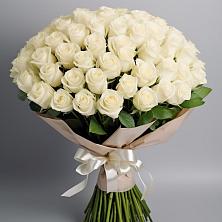 Букет 101 беля роза Белоснежка в Абадзехском