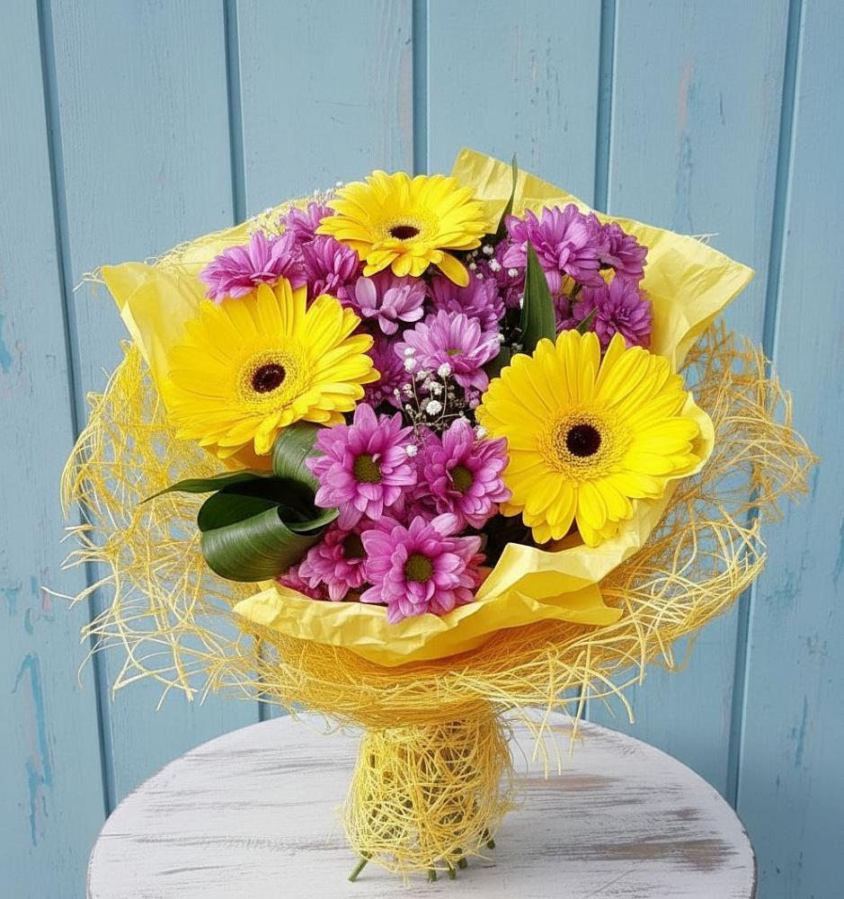 Букет цветов из: Хризантемы и Герберы в Абадзехском