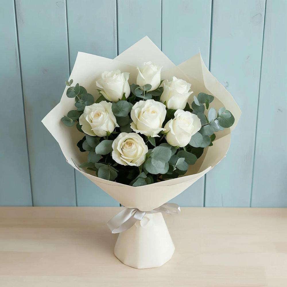 Букет Белые розы в Эвкалипте в Абадзехском