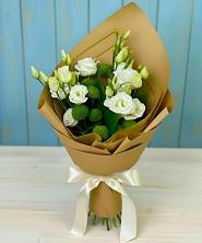 Букет цветов из:  Хризантемы и Лизиантусы в Абадзехском