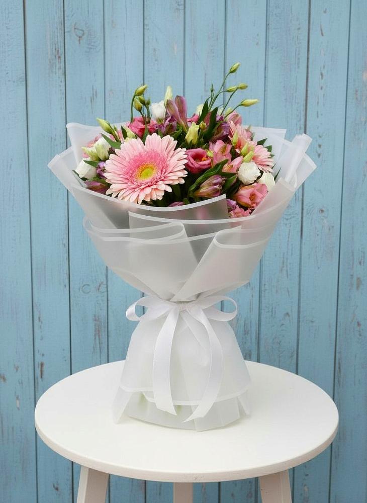 Букет цветов из: Герберы, Альстромерии и Лизиантусы в Абадзехском