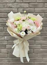 Букет цветов из:  Гвоздики, Розы, Лизиантусы и Хризантемы в Абадзехском