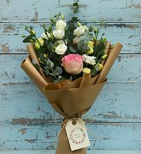 Букет цветов из:  Розы и Лизиантусы в Абадзехском