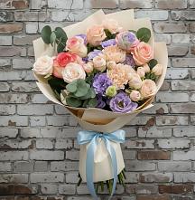 Букет цветов из:  Розы, Лизиантусы и Гвоздики в Абадзехском