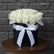 Цветочная композиция из Розы в шляпной коробке в Абадзехском