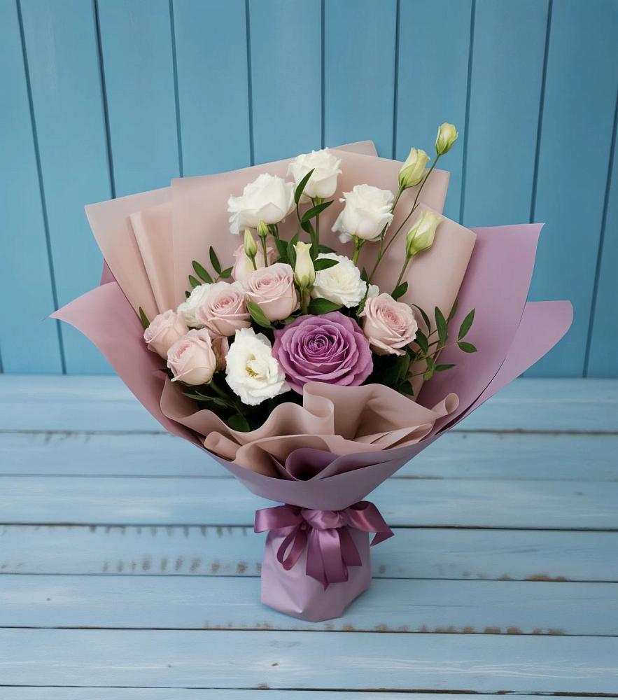 Букет цветов из: Розы и Лизиантусы в Абадзехском